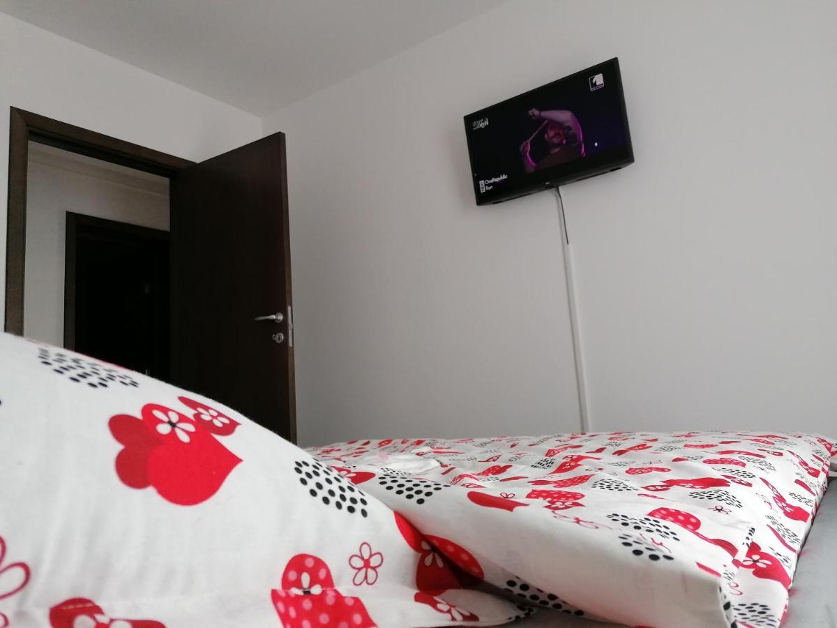 Ama Apartament Cu Terasa 50 Mp & Parcare Брашов Экстерьер фото