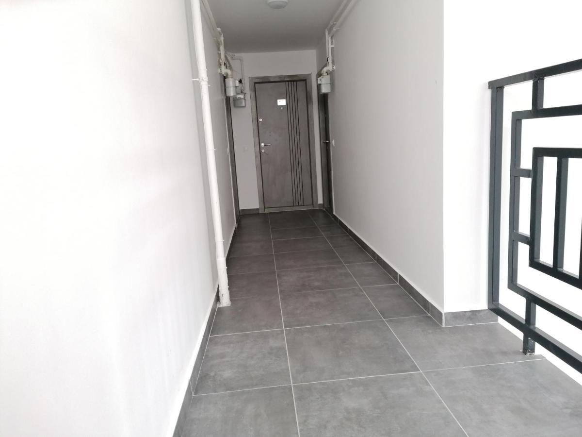 Ama Apartament Cu Terasa 50 Mp & Parcare Брашов Экстерьер фото